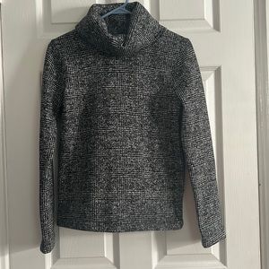 J Crew turtle neck Houndstooth sweatshirt